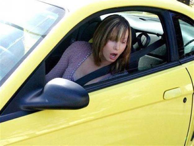 提高车技才是根本 女司机易忽视驾车问题